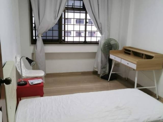 Common Room - 100 Steps to Hougang 1 Shopping Centre - Full of amenities
