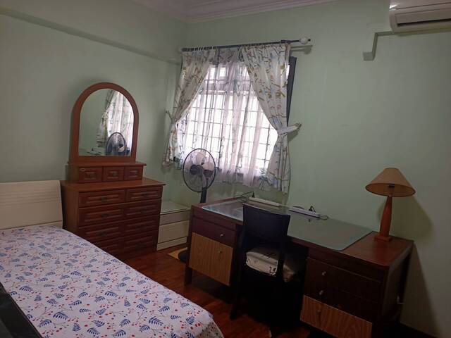 Near Pioneer MRT 5-room HDB High Level Common Room for Rent