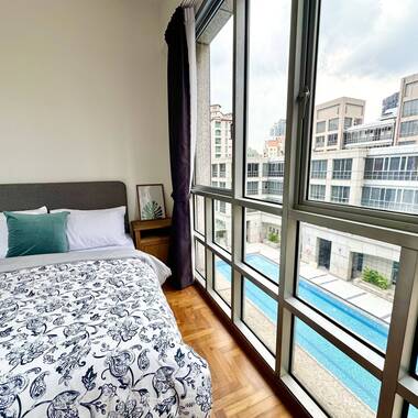 Big & Airy Master Bedroom in UE Square (River Valley Road)