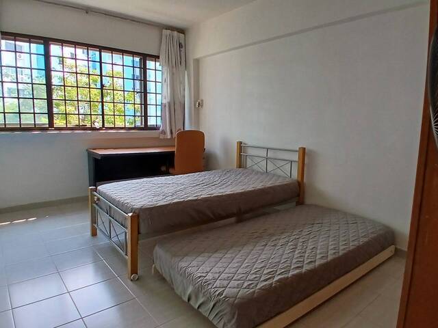Spacious Common Room for rent Tampines St 22