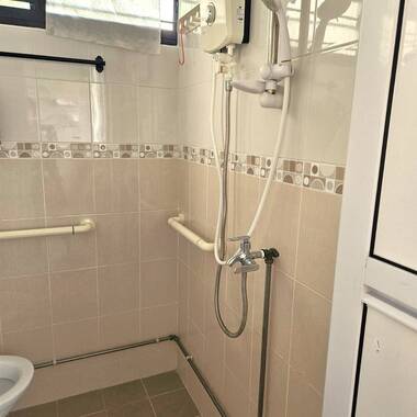 Common Room for rent at Blk 201 Ang Mo Kio Avenue 3. Own Bathroom! NO AGENT FEE