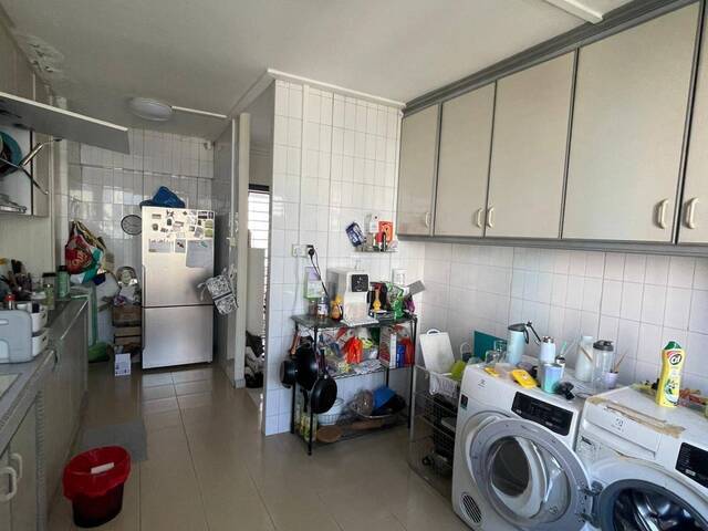 Cozy room with direct bus to town in Bukit Panjang