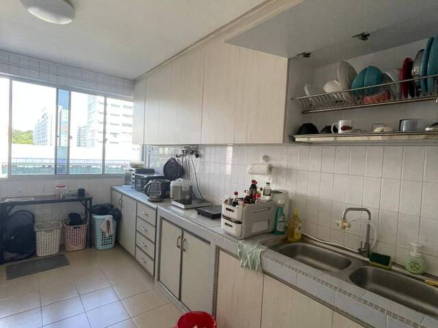 Cozy room with direct bus to town in Bukit Panjang