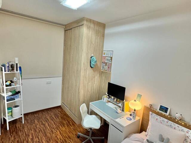 Private Single Room at Waterfront Gold (Female Only Environment)