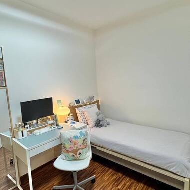 Private Single Room at Waterfront Gold (Female Only Environment)
