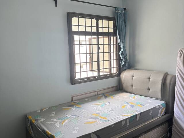 742 woodlands Circle