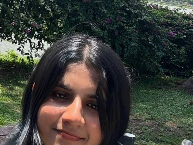 Jan is looking for a room in Marsiling