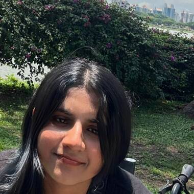 Jan is looking for a room in Marsiling