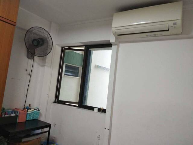 Tiong bahru Station - looking for a male $600