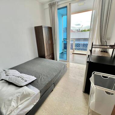 Premium Room with spacious Balcony in a Clean and Cosy Environment in Central and North Singapore