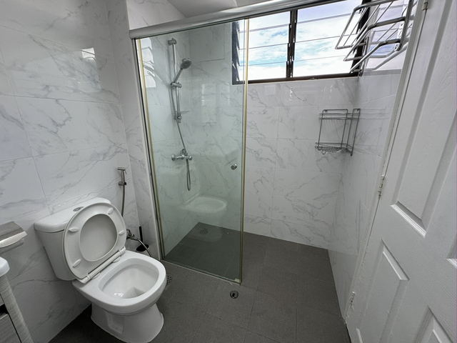 Master Bedroom at Clarke Quay, Only 10-min walk to Raffles Place