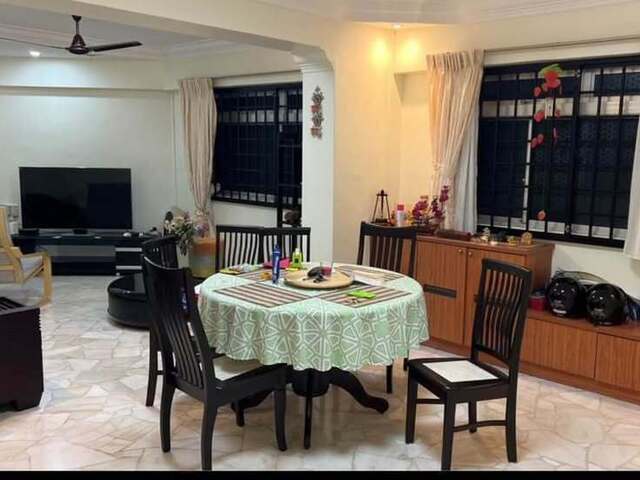 Good fully furnished HDB 4 room flat for rental