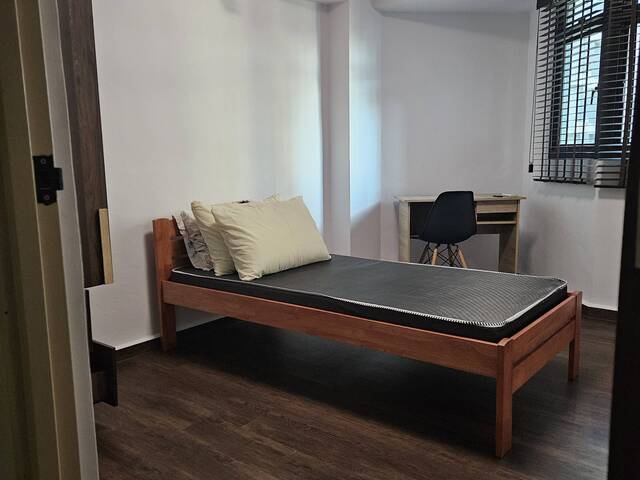 Common Room, Single Bed
