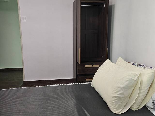 Common Room, Single Bed