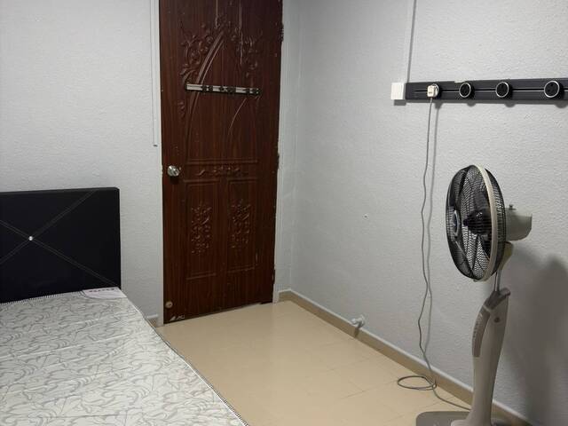 Blk 329 Bukit Batok Street 33 - Common Room for rent. Female Only (No Agent Fee)