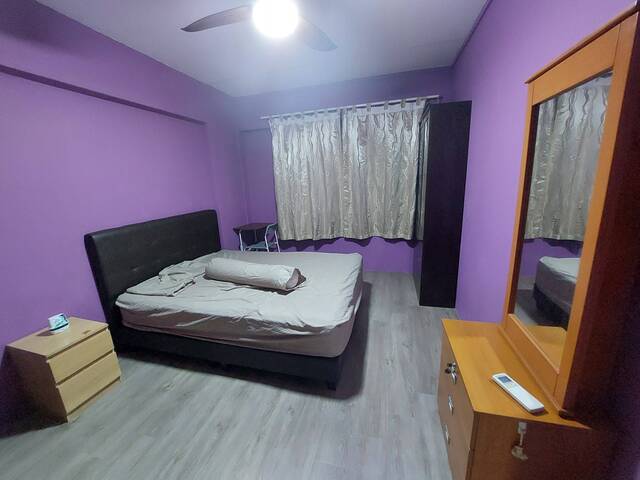 Spacious well maintained room