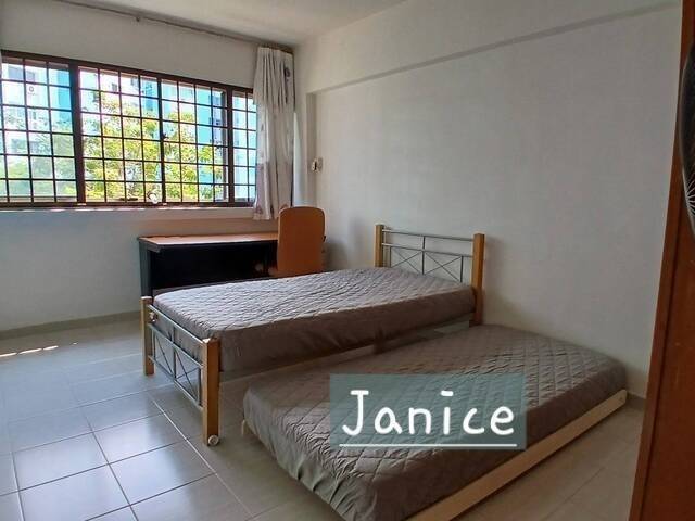 Common Room for rent Tampines St 22