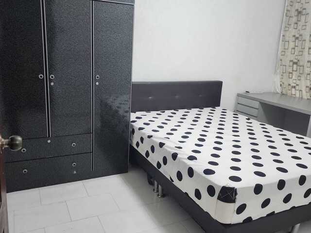 Room for rent at 663 Yishun Avenue 4
