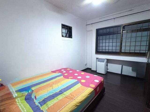 Master room and common room at 451 fajar road for rent! Aircon wifi!