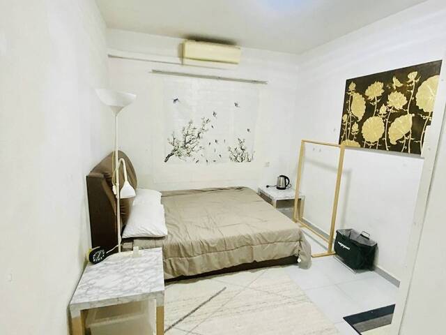 ‘FARRER PARK’ ROOM FOR RENT - Available Now!.