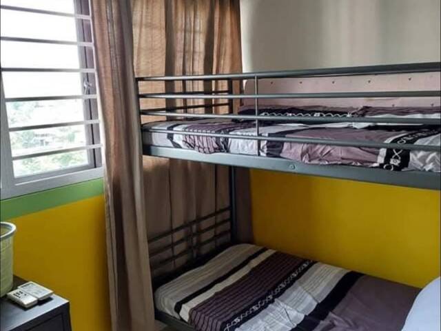 Common room at 15 Beach Road for rent! Aircon wifi!