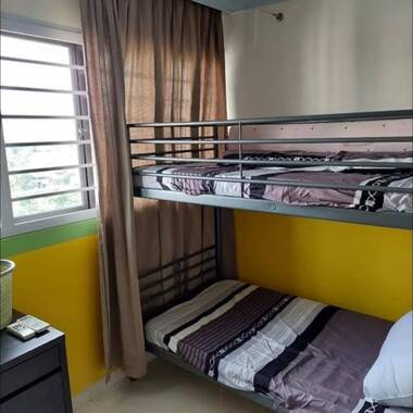 Common room at 15 Beach Road for rent! Aircon wifi!