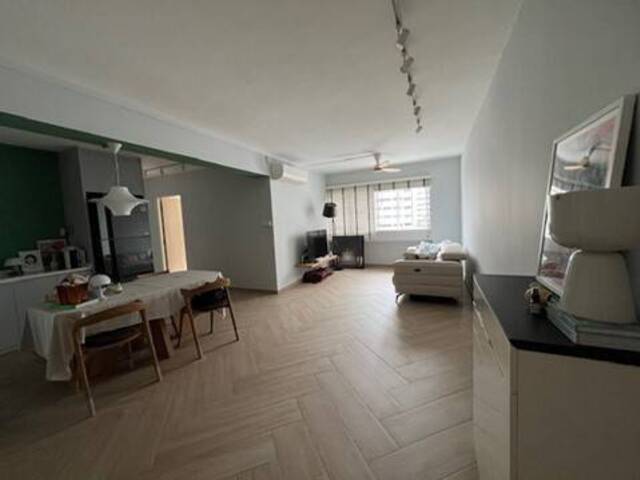 Fully furnished common room in Toh Guan