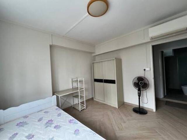 Fully furnished common room in Toh Guan