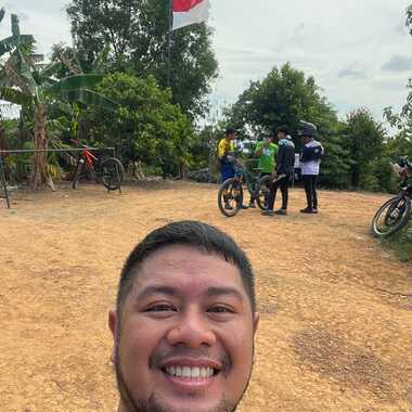 John Eric is looking for a whole unit in Bukit Panjang