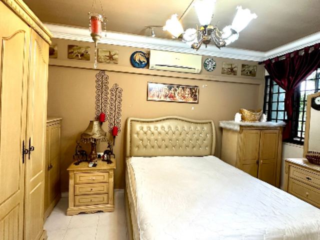 Beautiful 3R flat for Rent at Blk 211 Yishun Street 21.Neat to Yishun MRT. NO AGENT FEE