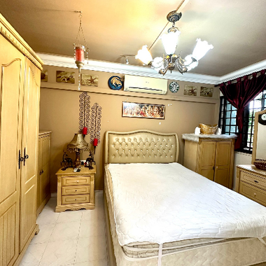 Beautiful 3R flat for Rent at Blk 211 Yishun Street 21.Neat to Yishun MRT. NO AGENT FEE