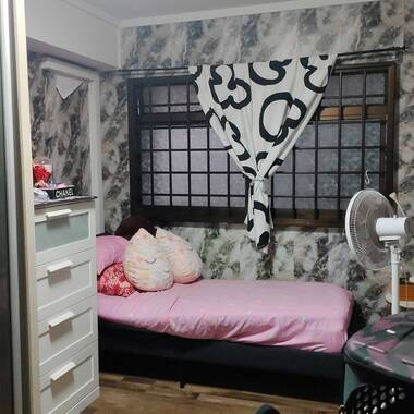 Common room (Shared bath)