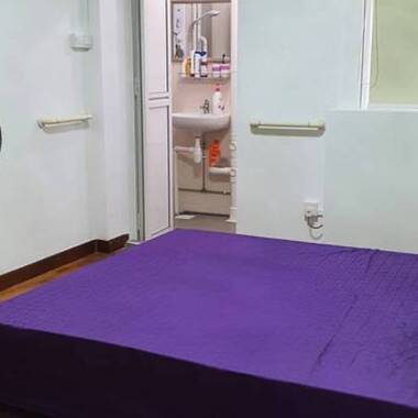 Master room at 409 Pandan gardens for rent! Aircon wifi!