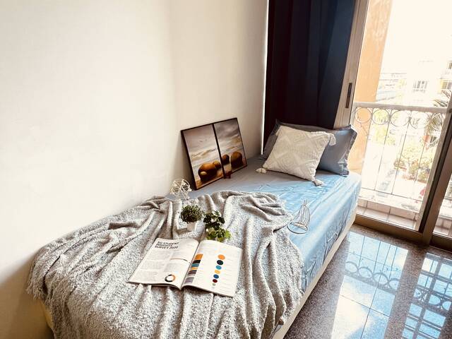 For Rent - Condo Common Room With Pool View @Astoria Park Condo (Doorstep To Kembangan MRT - EWL)