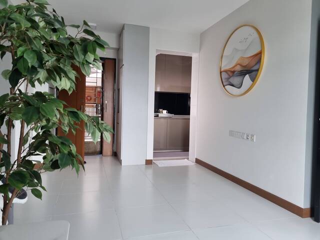 Quiet Small Room - Single