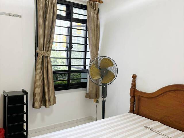 Blk 119D Kim Tian Road - $1100 for 1 LADY (Aircon + Wifi) - nice room, renovated