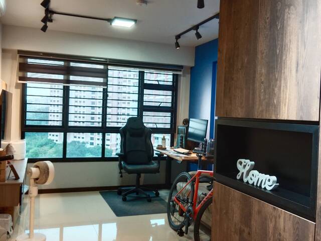 3rm hdb, free/foc daily cleaning services, access to full condo facilities( nearby)