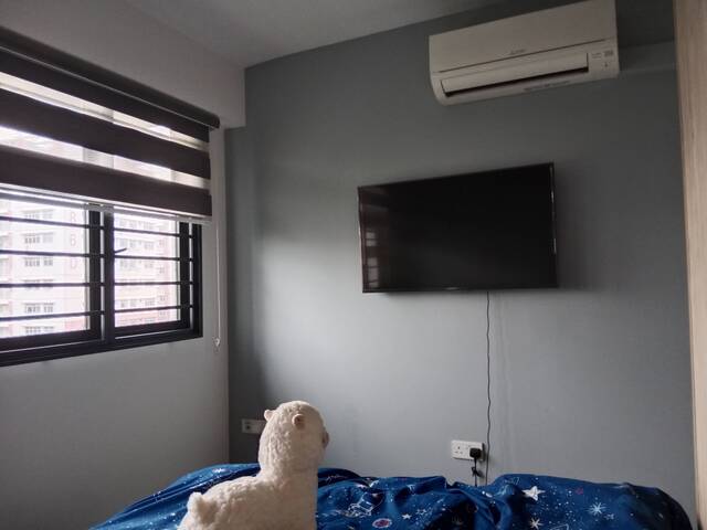 3rm hdb, free/foc daily cleaning services, access to full condo facilities( nearby)