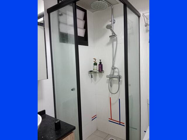 3rm hdb, free/foc daily cleaning services, access to full condo facilities( nearby)