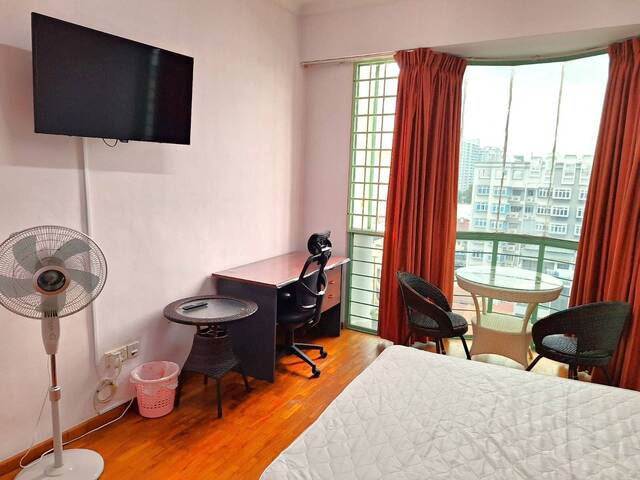 Master Room for Rent at The Sunny Spring,. Near to Dakota MRT! NO AGENT FEE