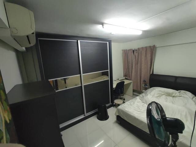 BLK 128 COMMON ROOM - AIR CON + HIGH SPEED WIFI