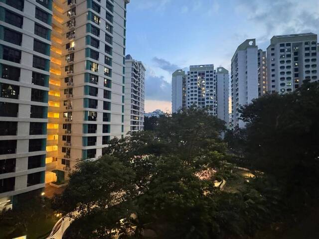 Blk 74 Bedok North - $1000 for couple (aircon + wifi) - 2 PAX any gender (MSIAN OWNER)