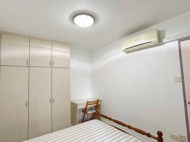Blk 119D Kim Tian Road - $1100 for 1 LADY (Aircon + Wifi) - nice room, renovated