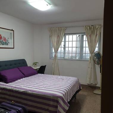 Blk 230 Jurong East - $1000 /1 guy (aircon wifi) - walk to MRT , very high floor