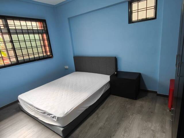 Spacious room for rent at Limbang