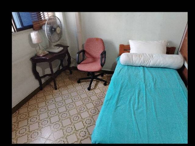 Share Common Bedroom / 共用卧室