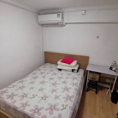 S$ 1400 /mo HDB Common Room For Two Pax