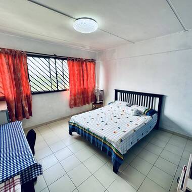 10 mins to Simei MRT, common rm for rent at Bk 136, suit 1 or 2 pax, no agent fee