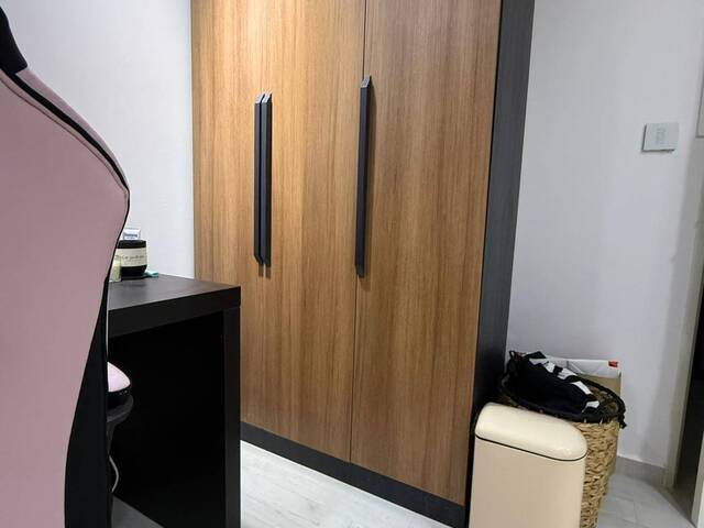 Looking for female tenant suitable for nurse working Sengkang general hospital