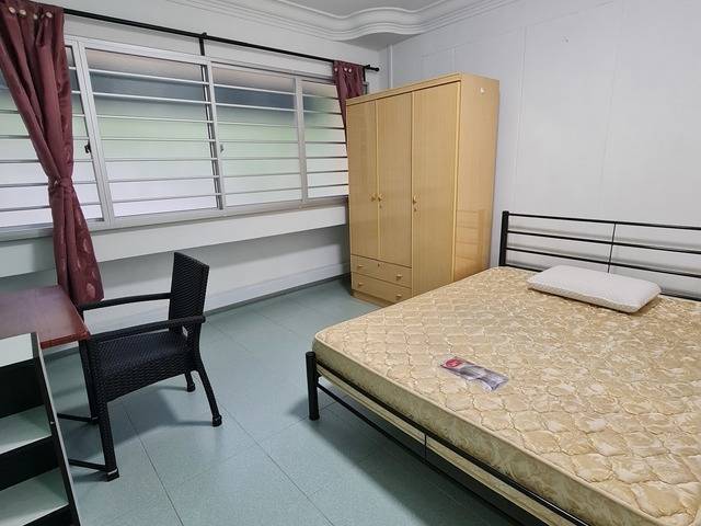 Common room at 139 jalan Bukit Merah for rent! Aircon wifi!